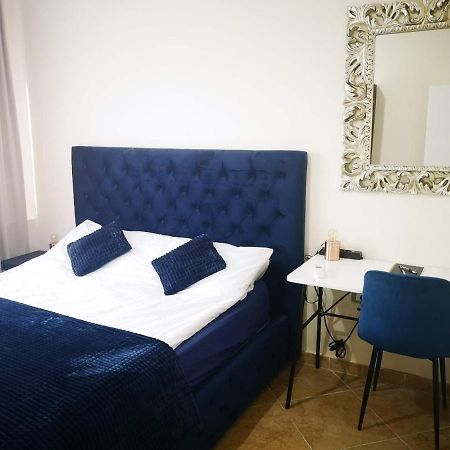Riviera Deluxe Apartments Vlore Bagian luar foto
