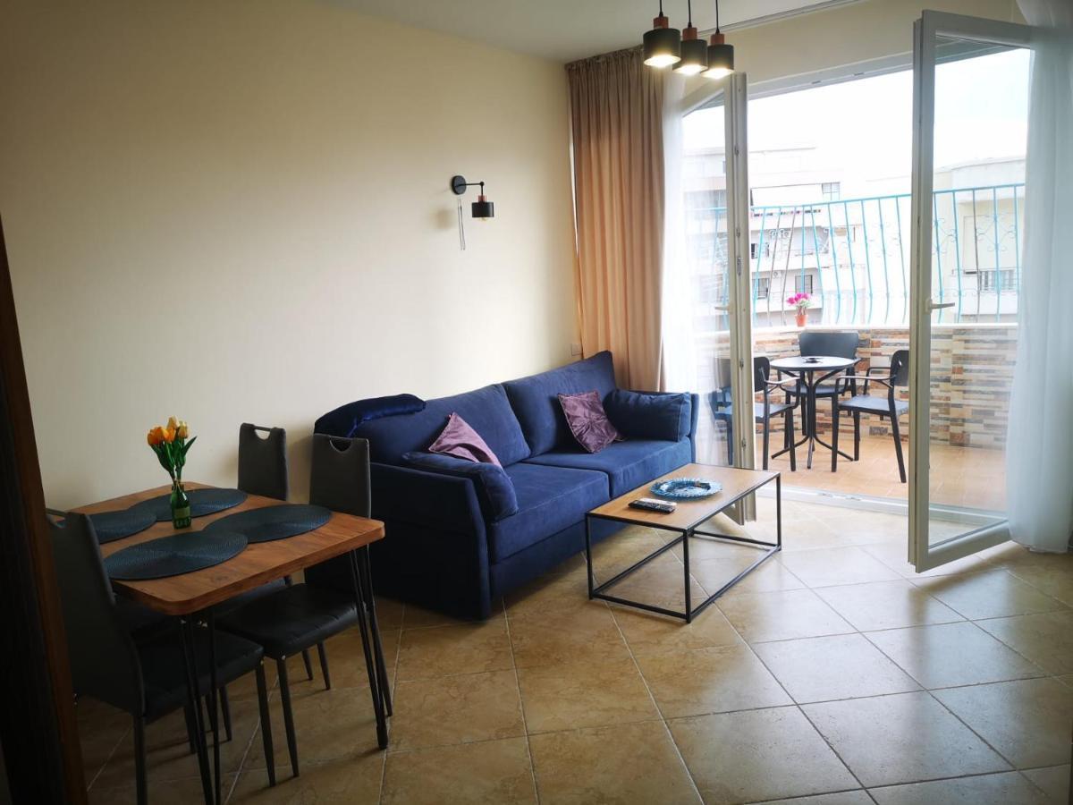Riviera Deluxe Apartments Vlore Bagian luar foto