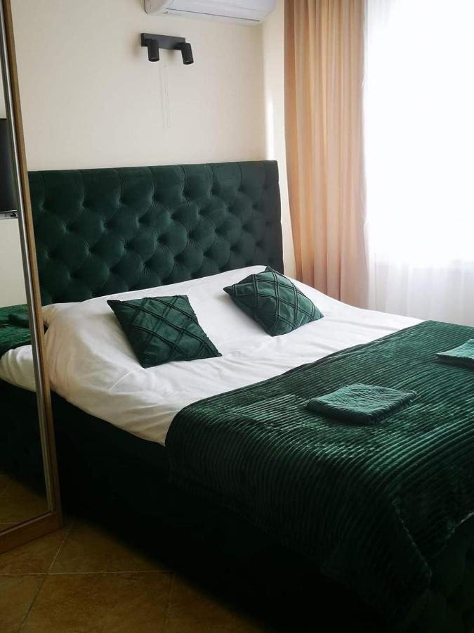 Riviera Deluxe Apartments Vlore Bagian luar foto