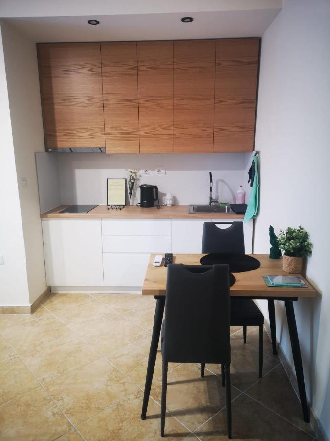 Riviera Deluxe Apartments Vlore Bagian luar foto